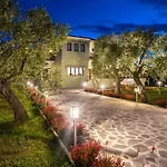 호텔 Nefeli Fresh By Del Mare 2*